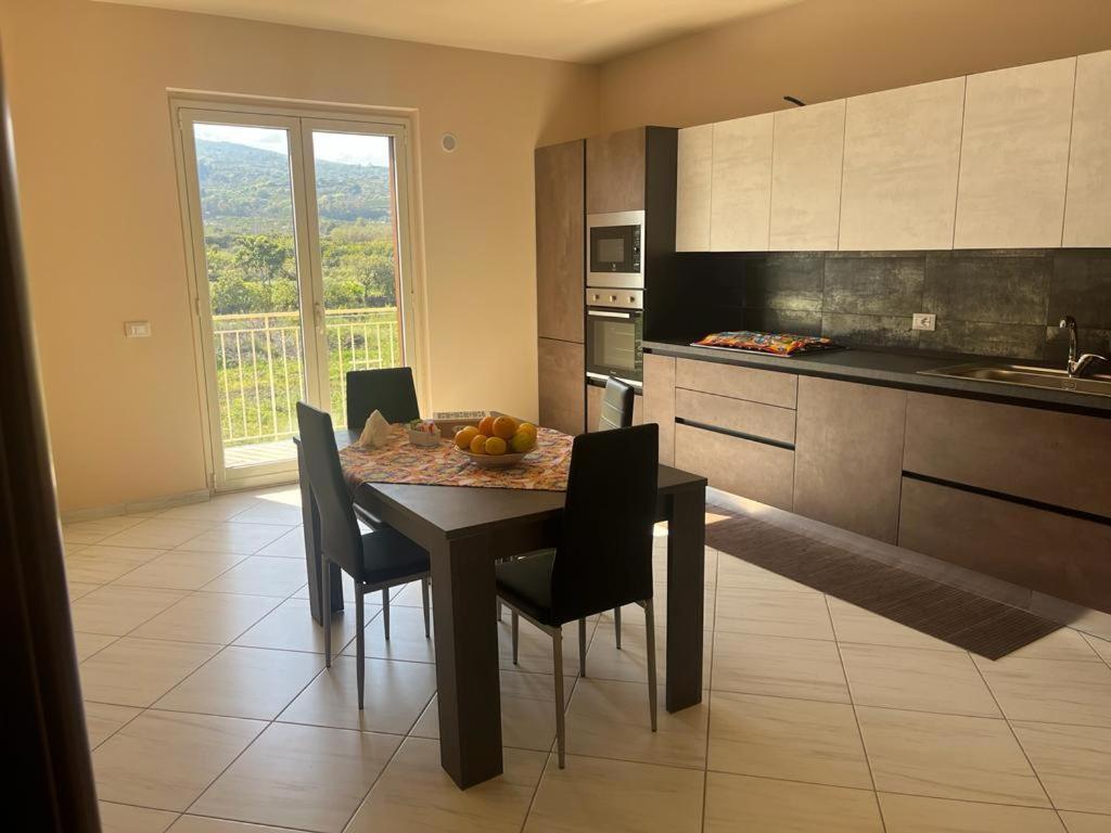דירות פיומפרדו די סיציליה Vista Etna House מראה חיצוני תמונה